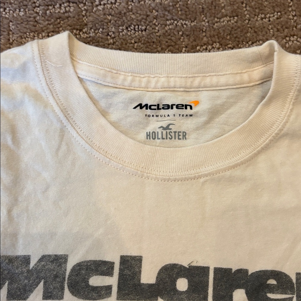 Hollister Crop Top - Picture 2 of 3